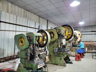 Factory and facilities of Guang Zhou Zheng Hao Fintess Equipment Factory