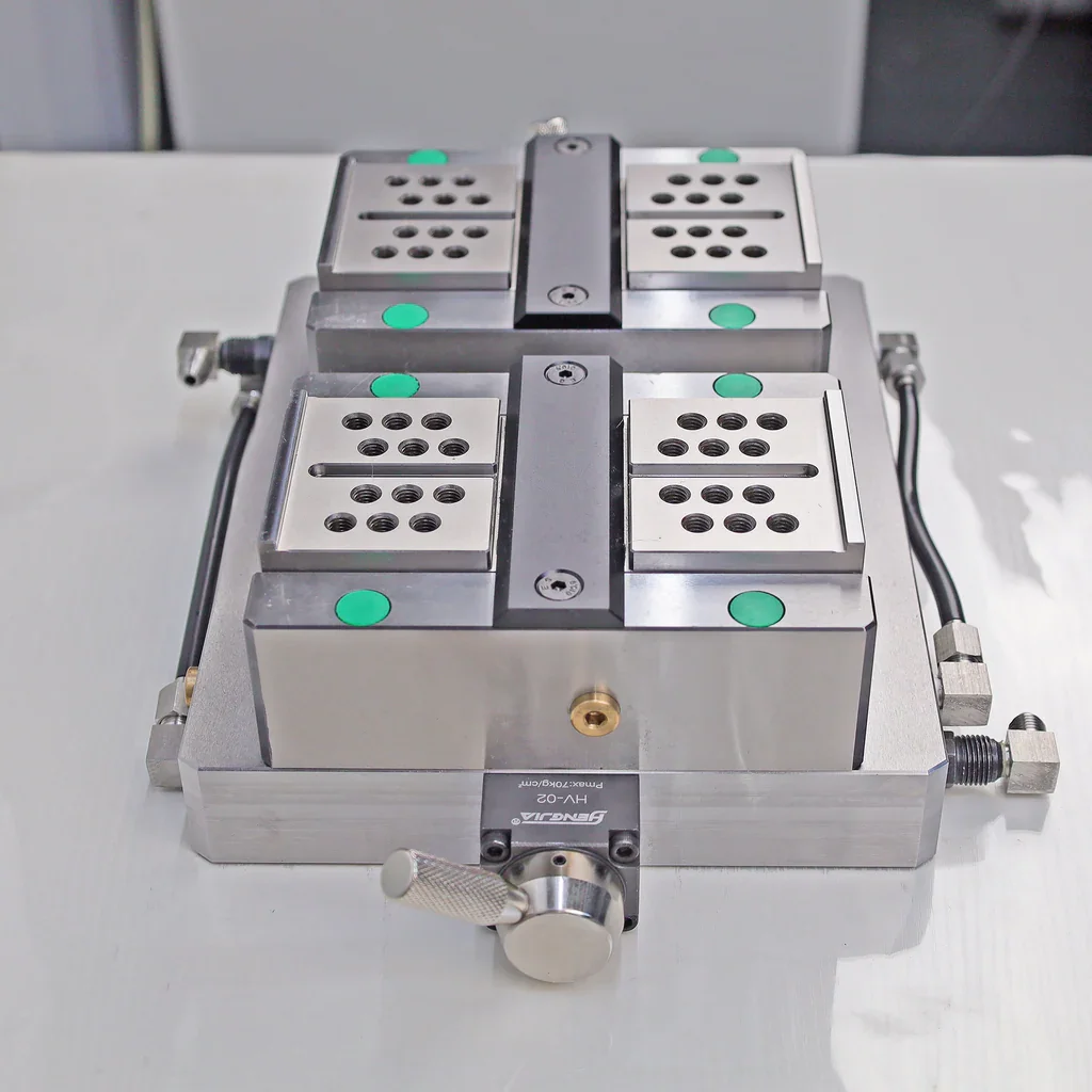 Double-position Hydraulic Self-centering Vise
position Hydraulic Self
