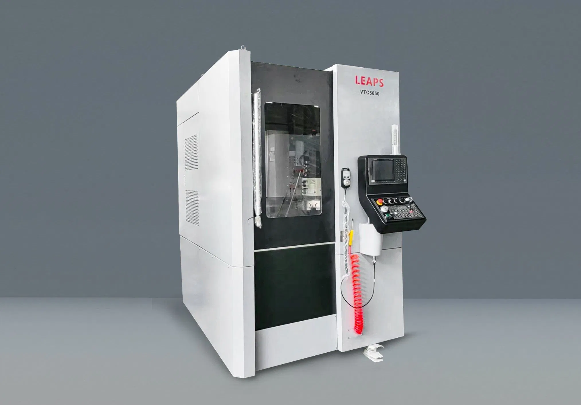 آلة CNC عالية السرعة بخمسة محاور للتصنيع الدقيق في قطاع السيارات