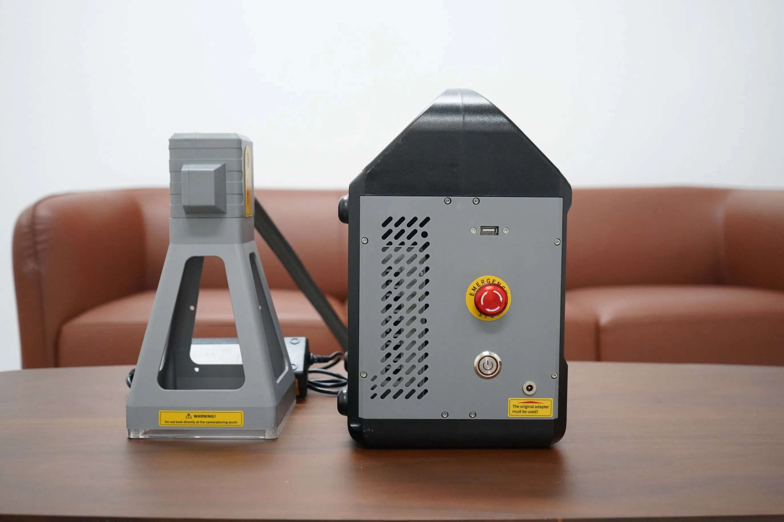 Macchina portatile a mano per marcatura laser a fibra per incisione su metallo, acciaio inossidabile, plastica e targhette