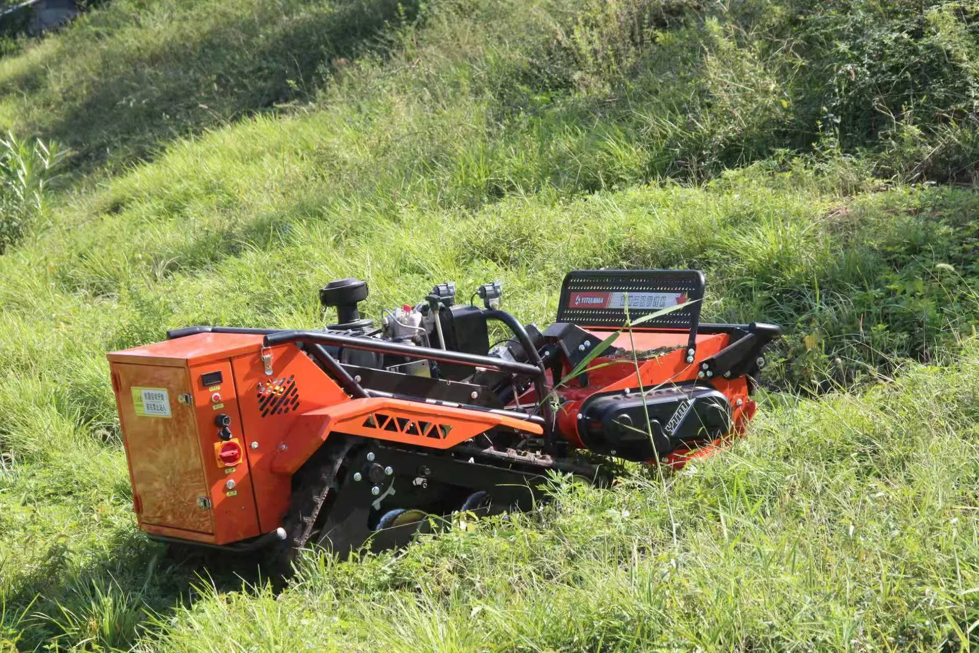 Intelligent 800mm Remote Control Tracked Lawn Mower Grass Crusher for Orchard