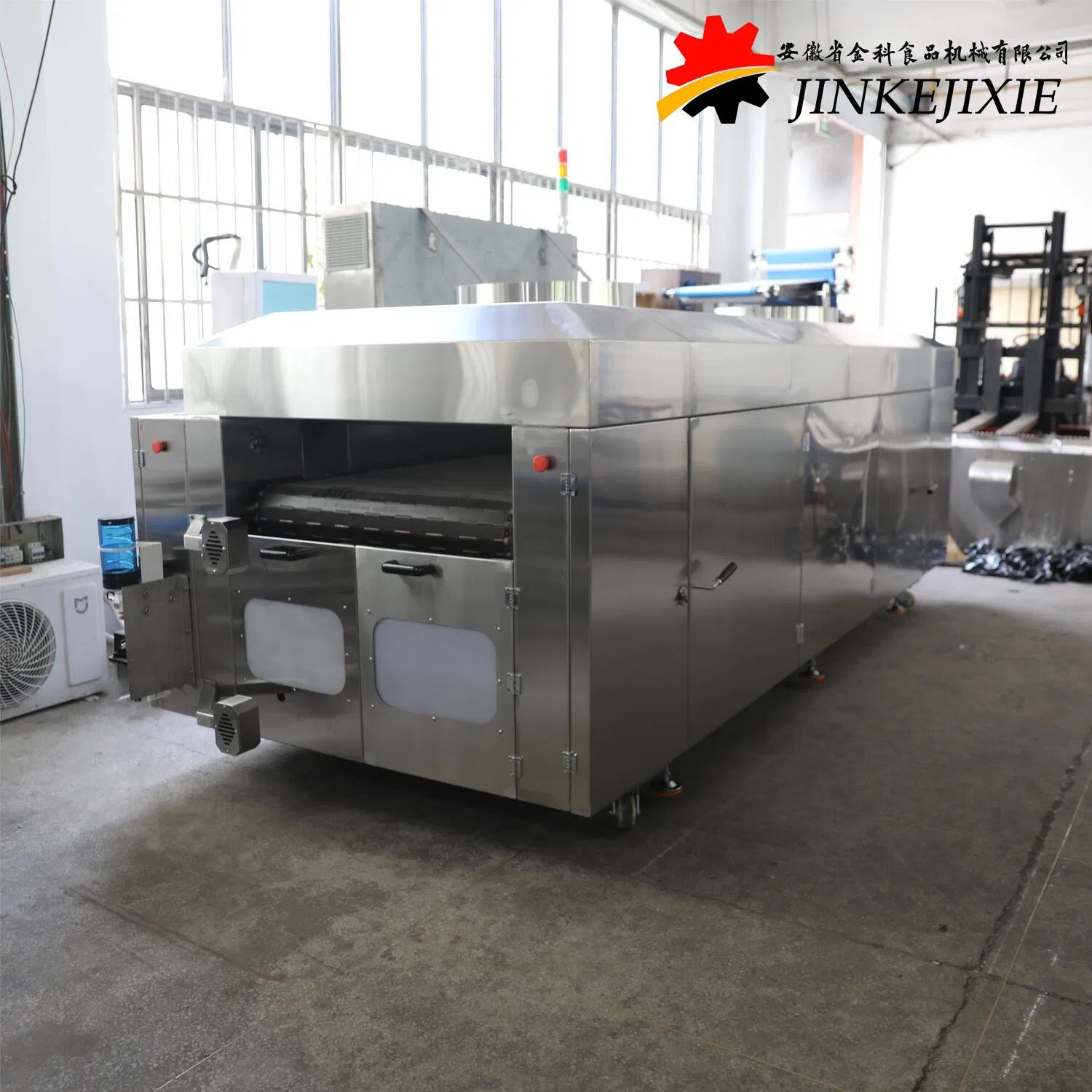 Automatische Fließbandproduktion von Fladenbrot nach dem Just-in-Time-Prinzip