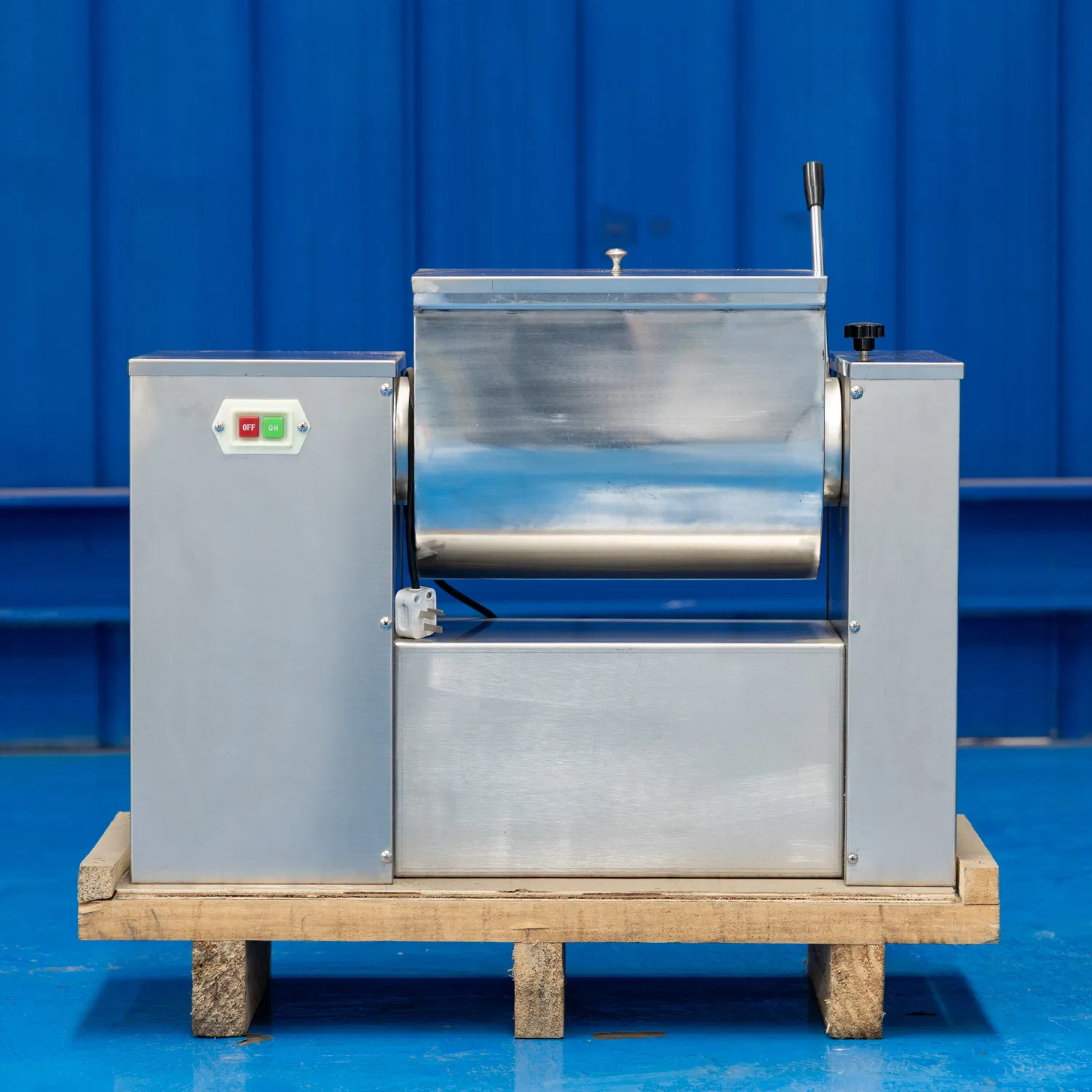 Trough Type Mixer for Chemical and Pharmaceutical Powder Mixing