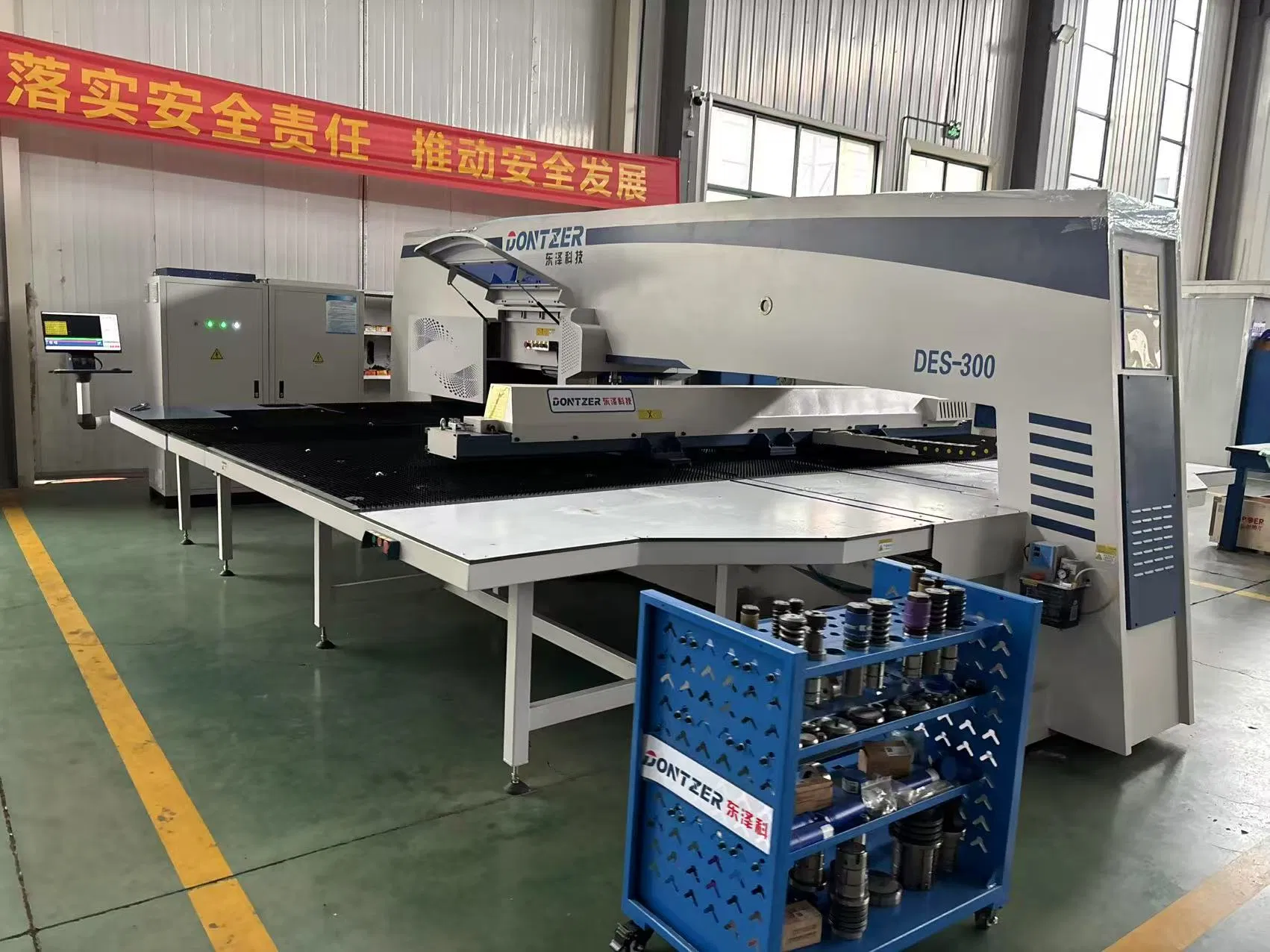 Servo Driven Thick Turret CNC Servo Turret Punch Press Coordinate Machine, CNC Servo Turret Punching Perforating Machine