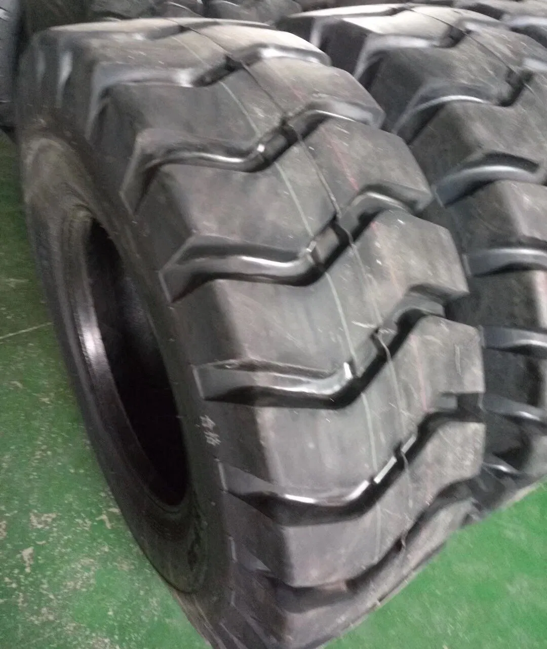 20.5/70-16 14PR TT OTR Tyres for Loader, Dozer, Earthmover, Grader, Scraper