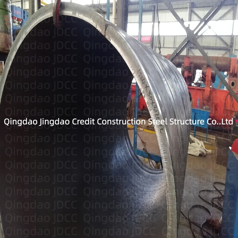 Structure en acier préfabriquée à charpente en tubes soudés épais et galvanisés à haute résistance pour usage intensif