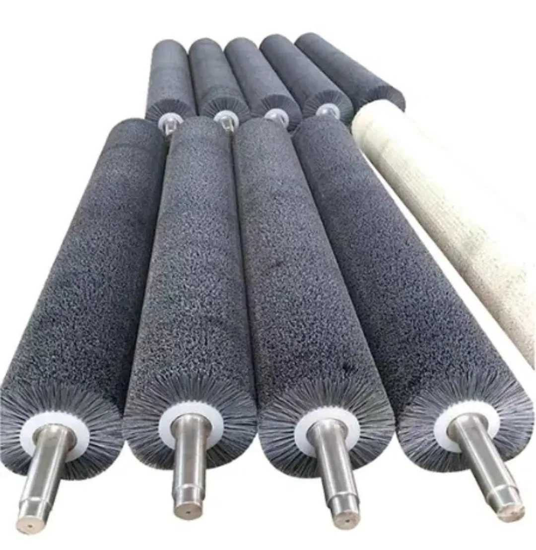 Rouleau brosse en nylon abrasif pour ébavurage et polissage industriel avec arbre métallique massif