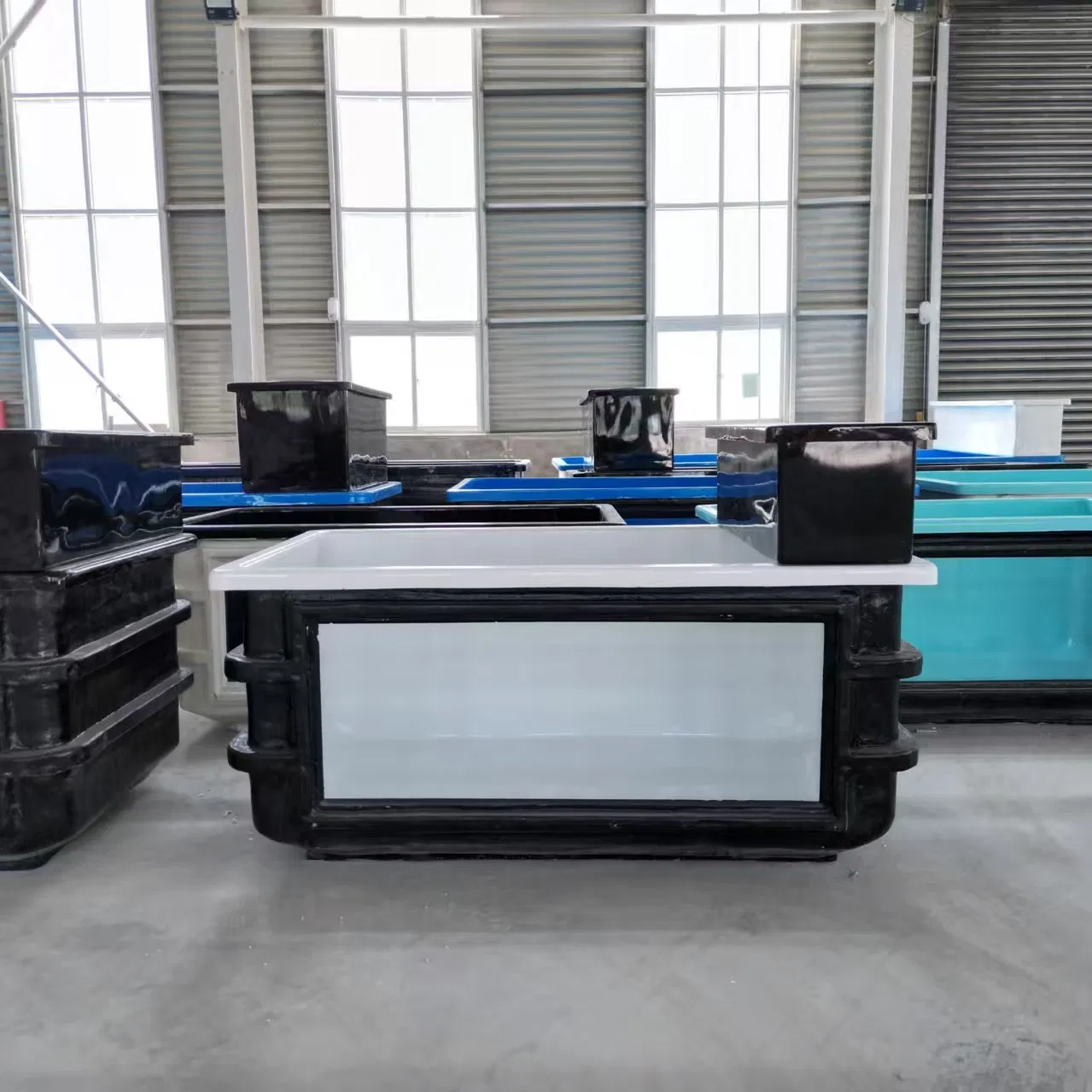 FRP Fish Tank with Viewing Window for Koi Farming