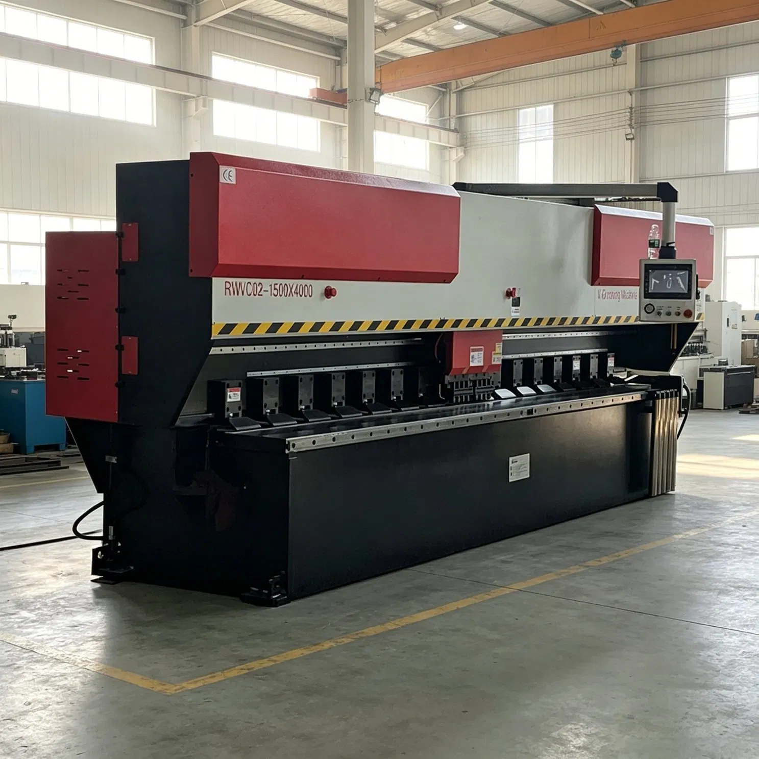 Hochpräzise CNC-Maschine mit V-Nuten-Technologie für effizientes Schneiden
