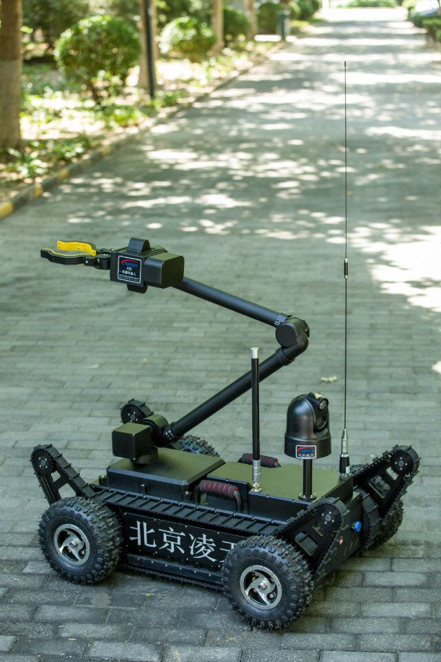 ER3 Flexible EOD All-Terrain Robot
