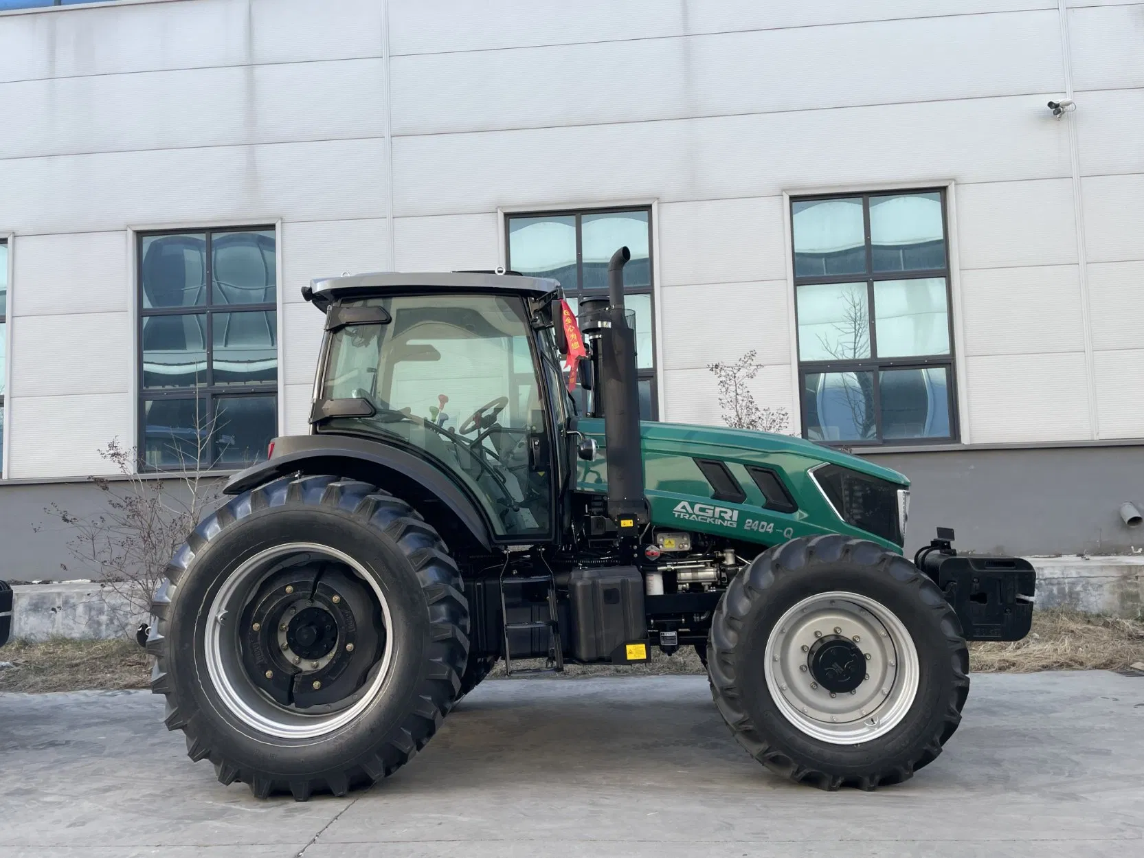 4WD Agricultural Farm Tractor 180HP-260HP