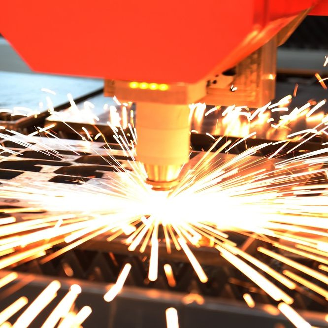 Hgtech 1000W 1500W 2000W 3000W 3015 IPG Raycus CNC Metal Fiber Laser Cutting Machine for Stainless Steel, Iron, Copper