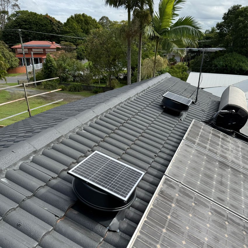 42W Waterproof Solar Attic Roof Ventilation and Cooling Exhaust Fan for Home Warehouse Factory Farm