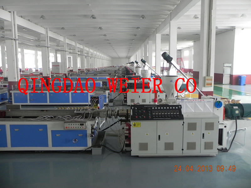 WPC-PE Decking/Fencing/Wall Cladding/Floor Panel/Profile Plastic Making Machine (SJSZ-65/132)