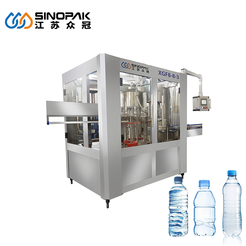 Linea di produzione automatica 3 in 1 da 2000-3000 bph per imbottigliamento di acqua minerale pura, riempimento liquidi, tappatura e confezionamento bottiglie