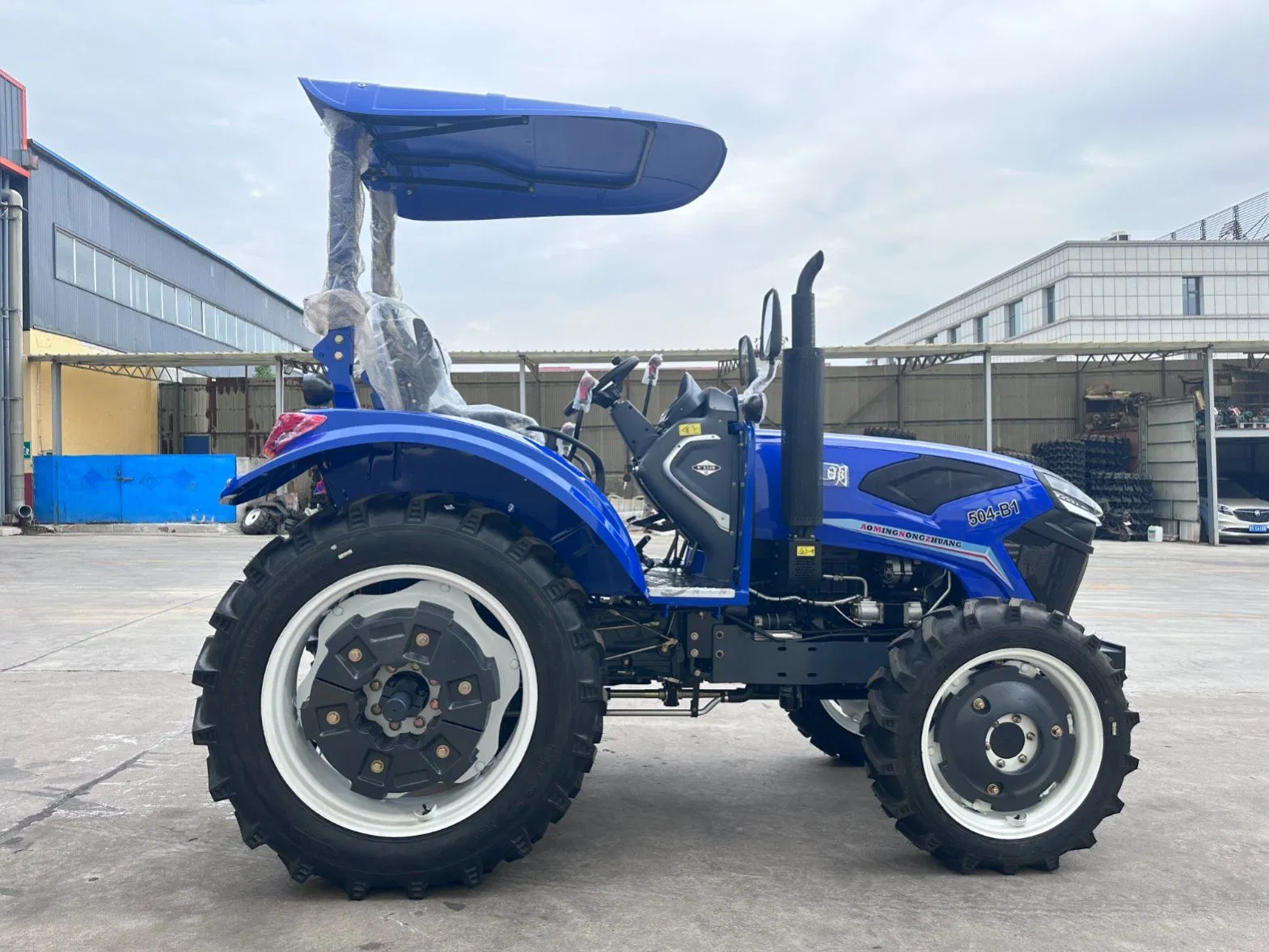 TB 50-100HP Safety Cage High Efficiency Fuel Economy Agricultural Tractors for Tilling Farmland