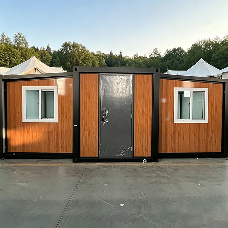 Customized Apartment Hotel Room Morocco Pre Fab Folded Container Campsite Garden Container Expandable House with Solar System