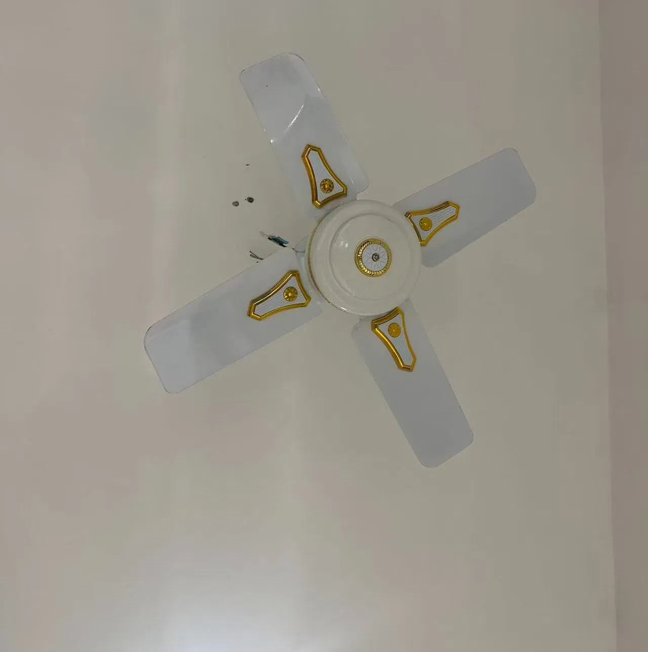 Ventilador eléctrico de techo de emergencia recargable solar AC DC