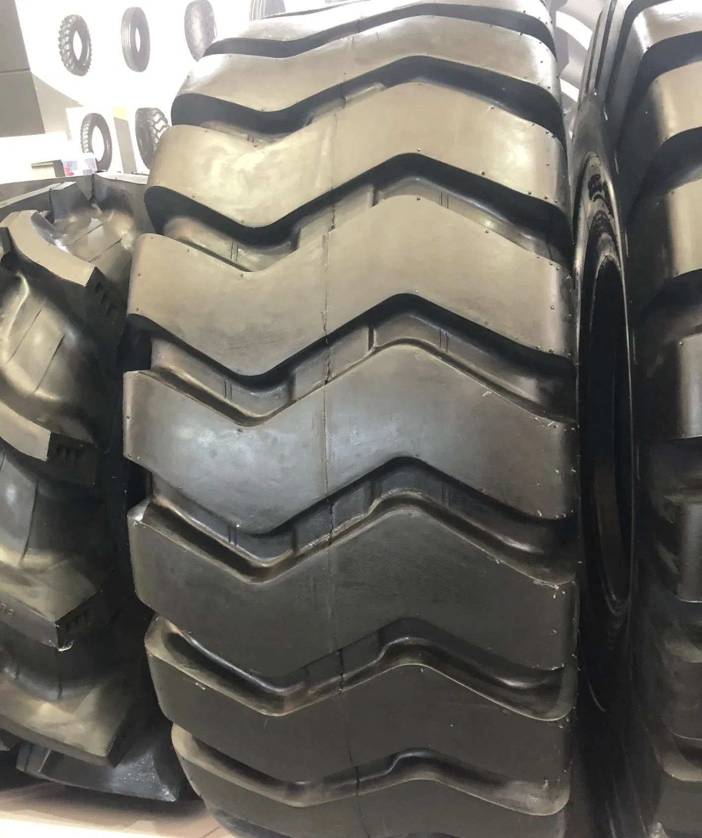 16.00-24 20pr TT Off Road Tires for Loader/Dozer/Earthmover/Grader/Scraper