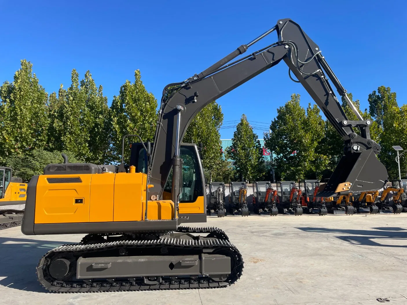 8t 9t 15t 18t Raupenbagger für mittlere bis große Bauprojekte Hydraulikbagger starke Grableistung stabiles Fahrwerk Erdbewegungsgerät