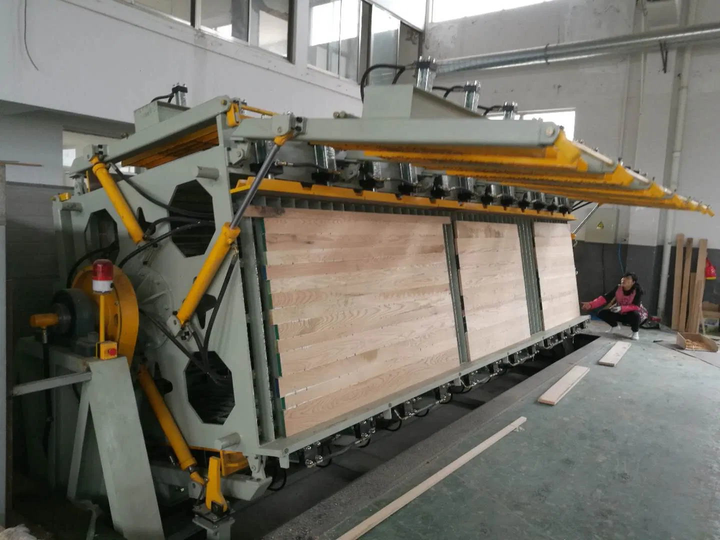 Mh1325/4 Modello di Pressa Compositrice Idraulica Rotante con Porta-Morsetti Multi-Gruppi di Lavoro