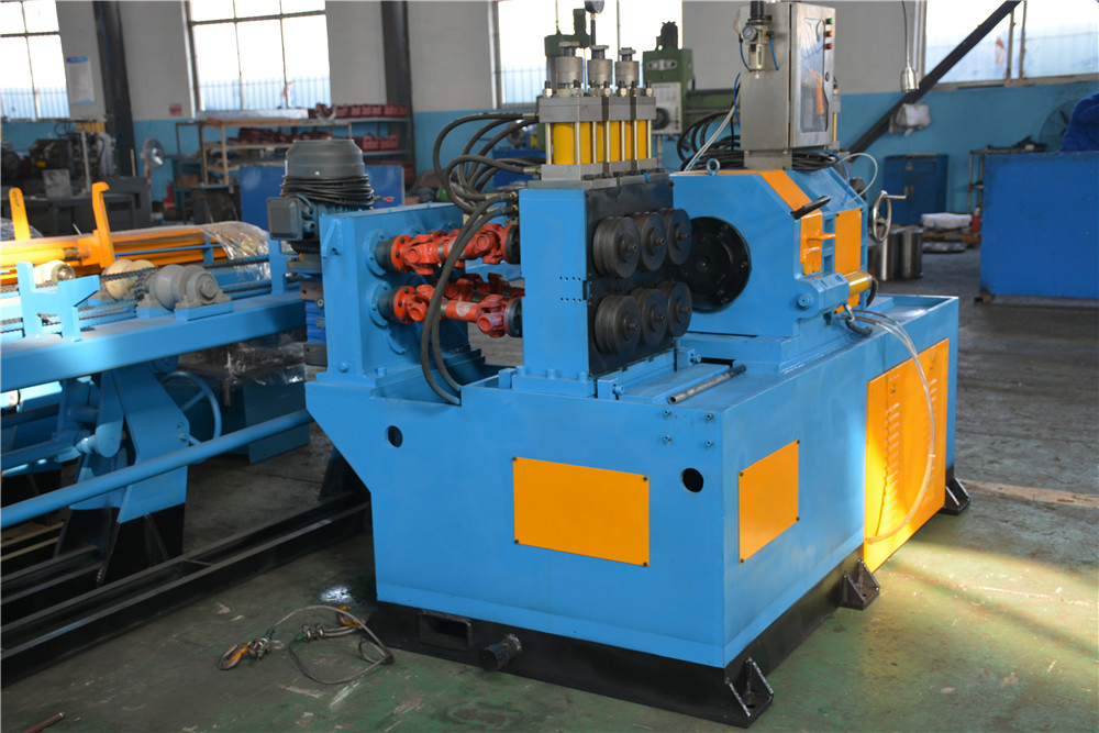 Máquina peladora de barras sin centros de tipo CNC Wxc40s para acero especial redondo