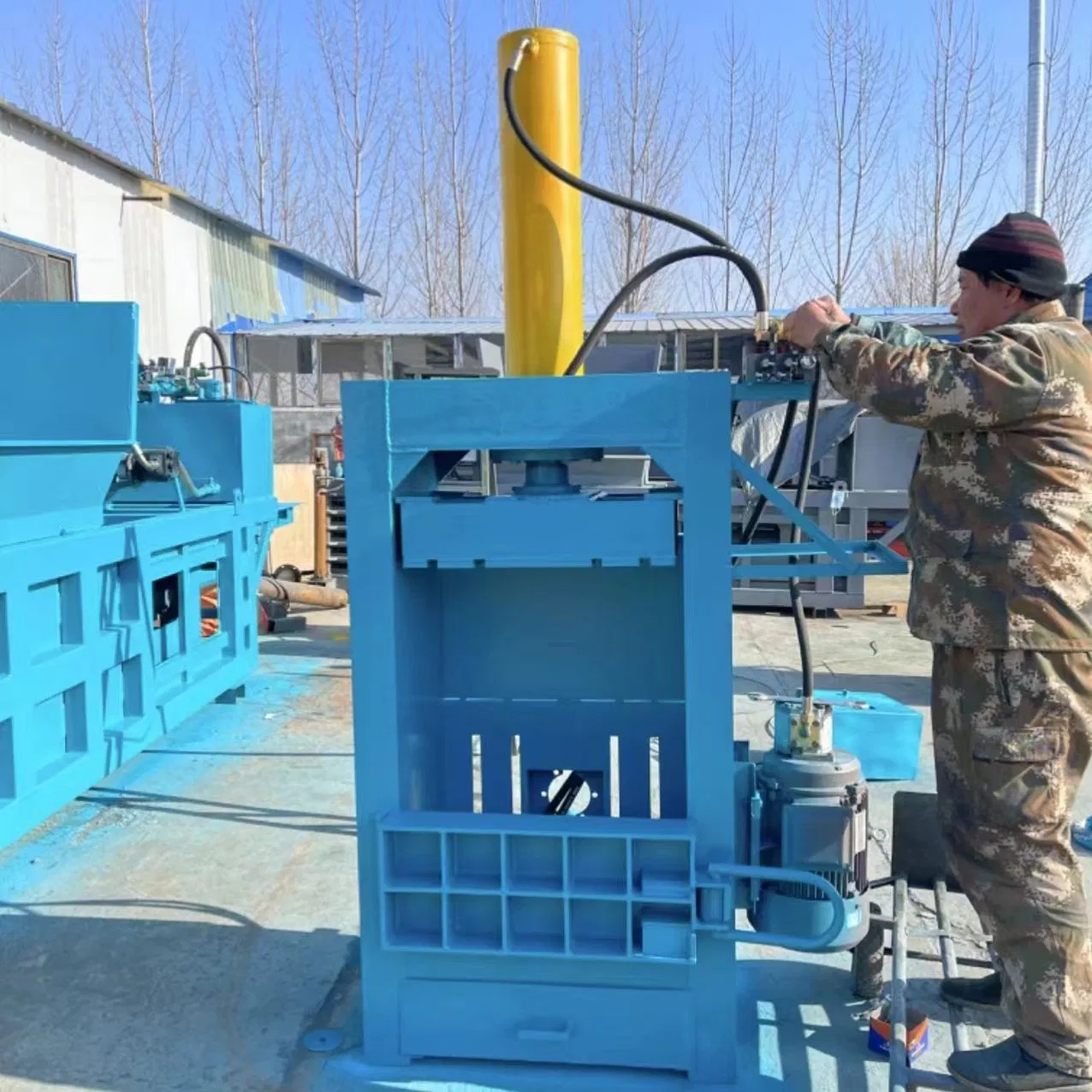 60 Tons Bale Machine for Baling Waste Rubber, Paper Shells, Plastics, Cans