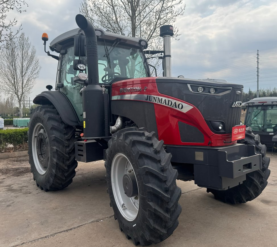 High-Performance 200HP Chinese Jmd Farm Tractor for Global Farmers