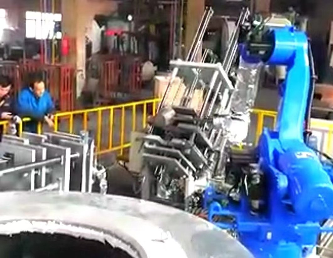 Full Automatic Continuous Gravity Casting Line with Four Metal Gravity Casting Machines