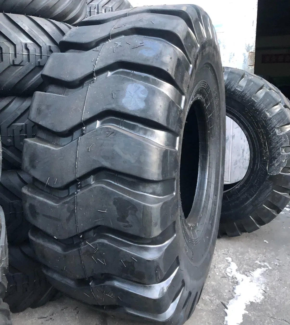 15.5-25 16PR TT إطارات خارج الطرق للودر/الجرافة/ناقلة الأتربة/الممهدة/الكاشطة