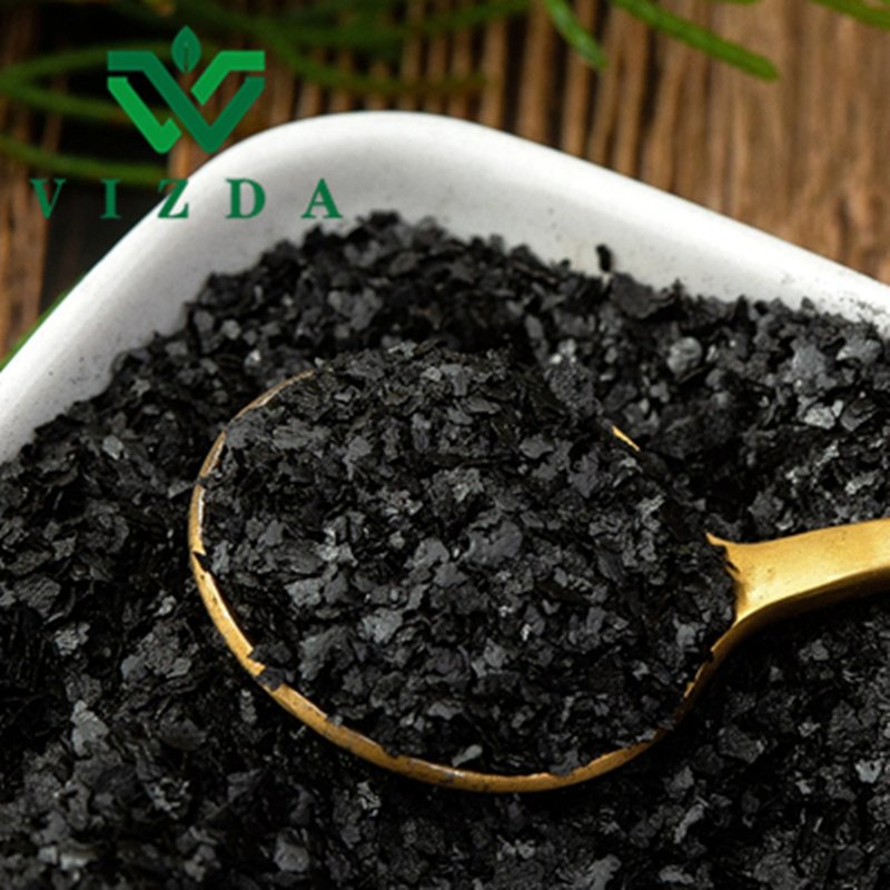 Engrais organique agricole hydrosoluble complet à base d'humate de potassium en paillettes brillantes à 98 %