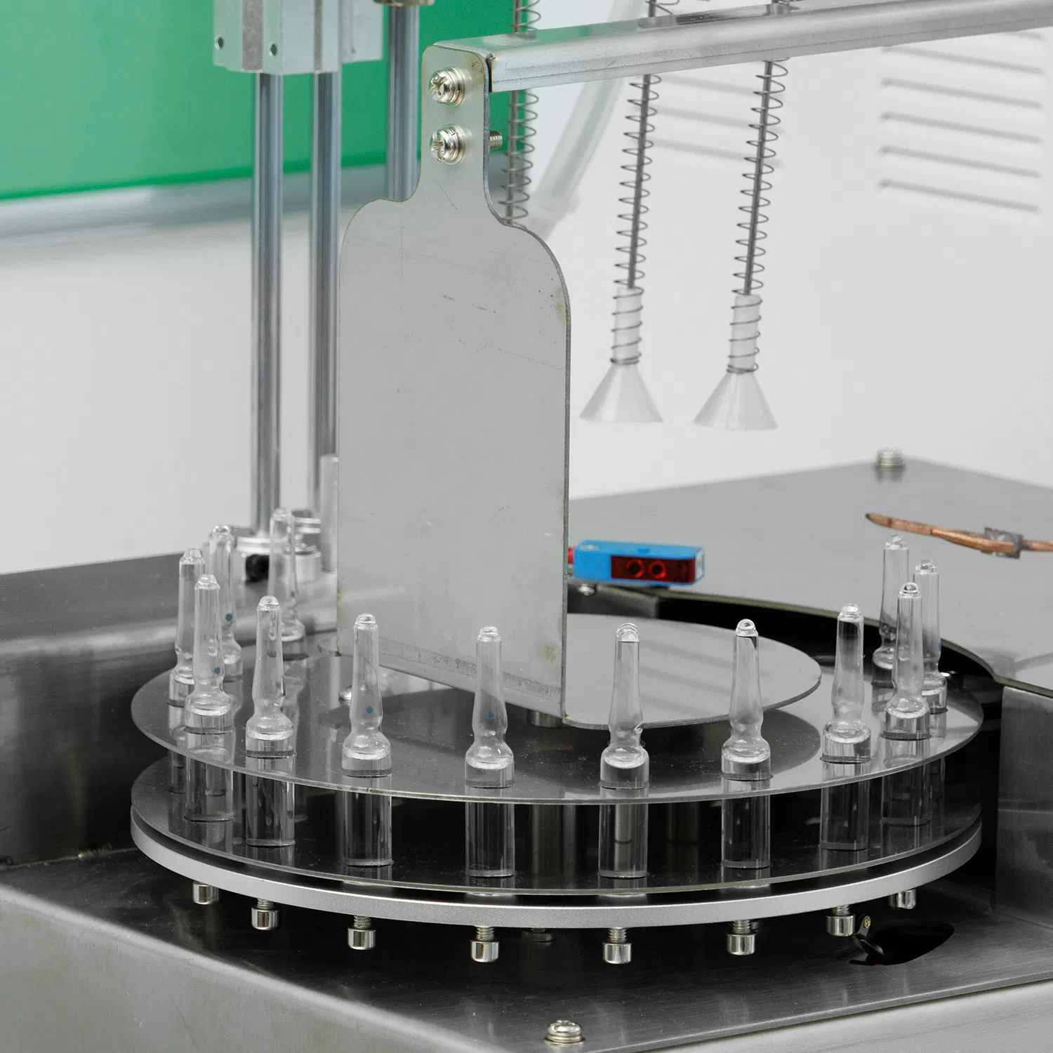 18 Holes Rotary Ampoule Filling Sealing Machine for 1-20ml Ampoules Melting