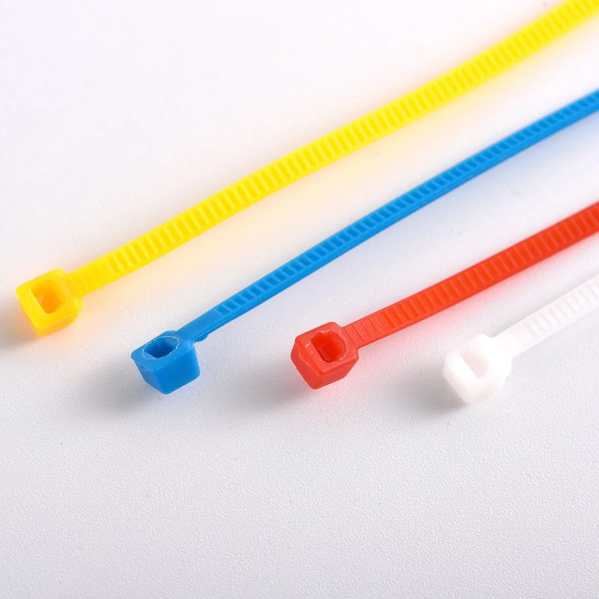 Hochleistungs-Selbstsichernde Nylon-Kabelbinder 6+8+12-Zoll