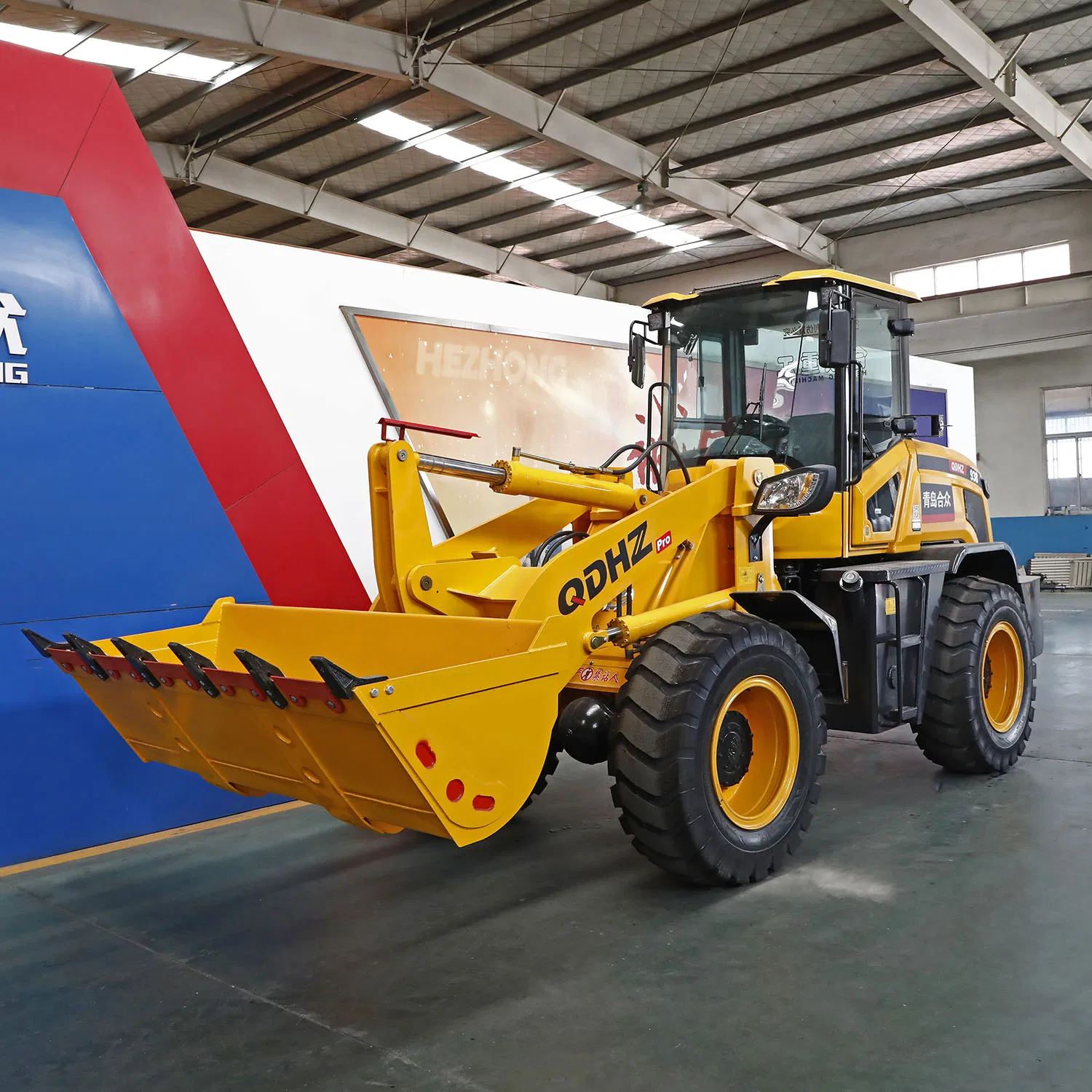 Minicargadora de ruedas de 2000 kg con ruedas grandes