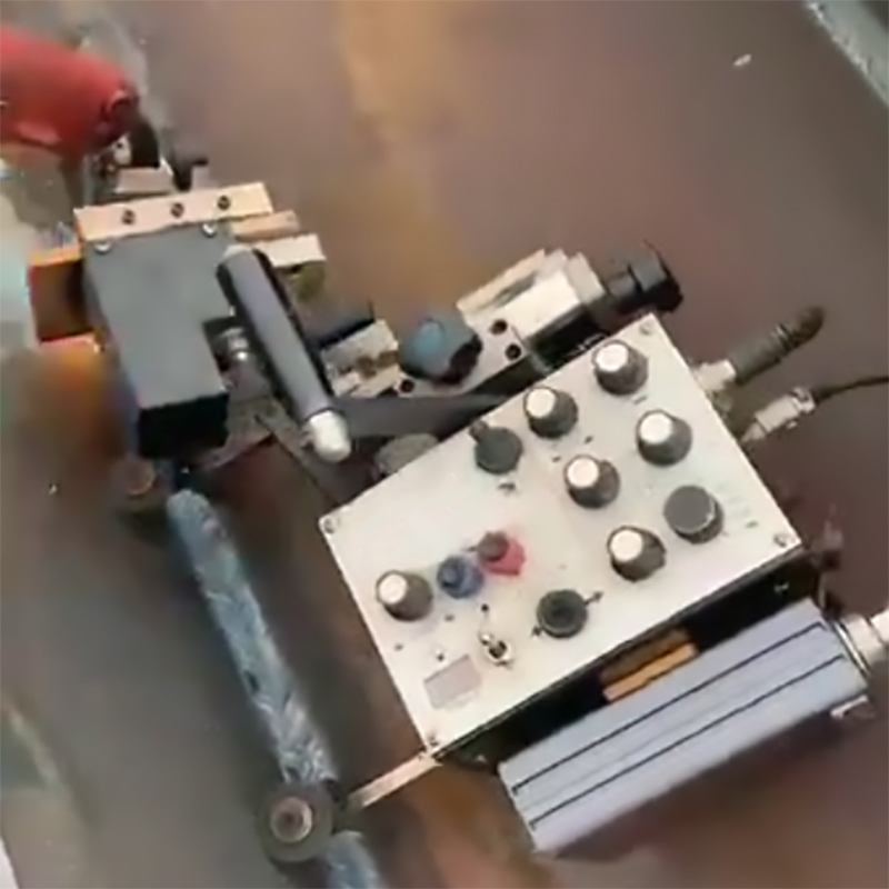 Portable Steel Structure H/I/T/C Beam Welding Carriage, Tank Butt and Corner Fillet Seam Welding Machine, High Efficiency Swing Type Welding Tractor in Stock