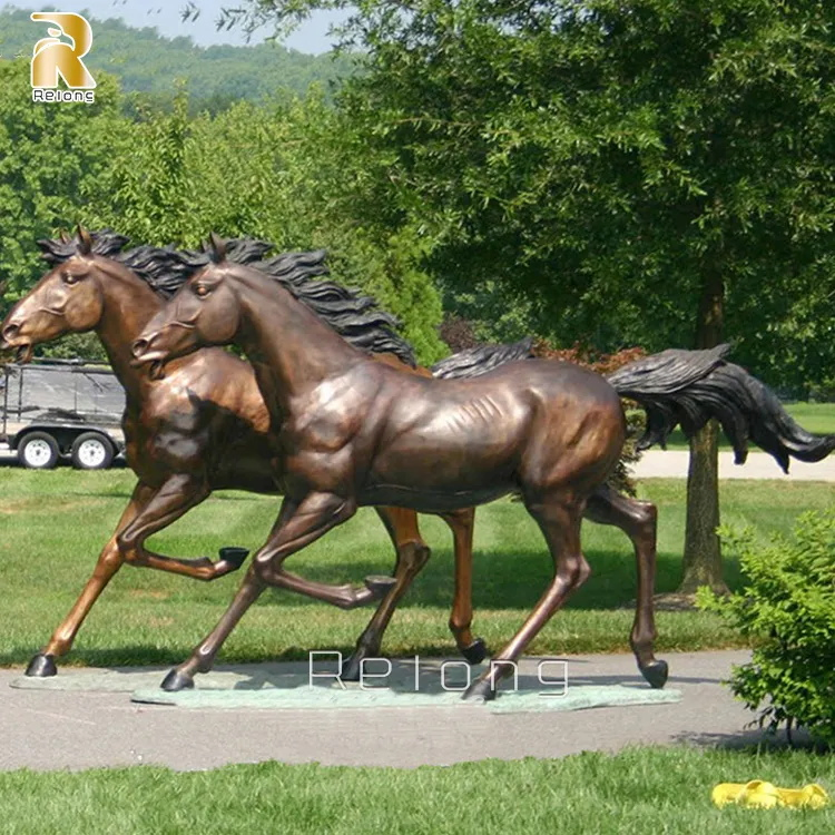 Scultura di cavallo in bronzo antico a grandezza naturale per esterni, decorazione per giardino e parco