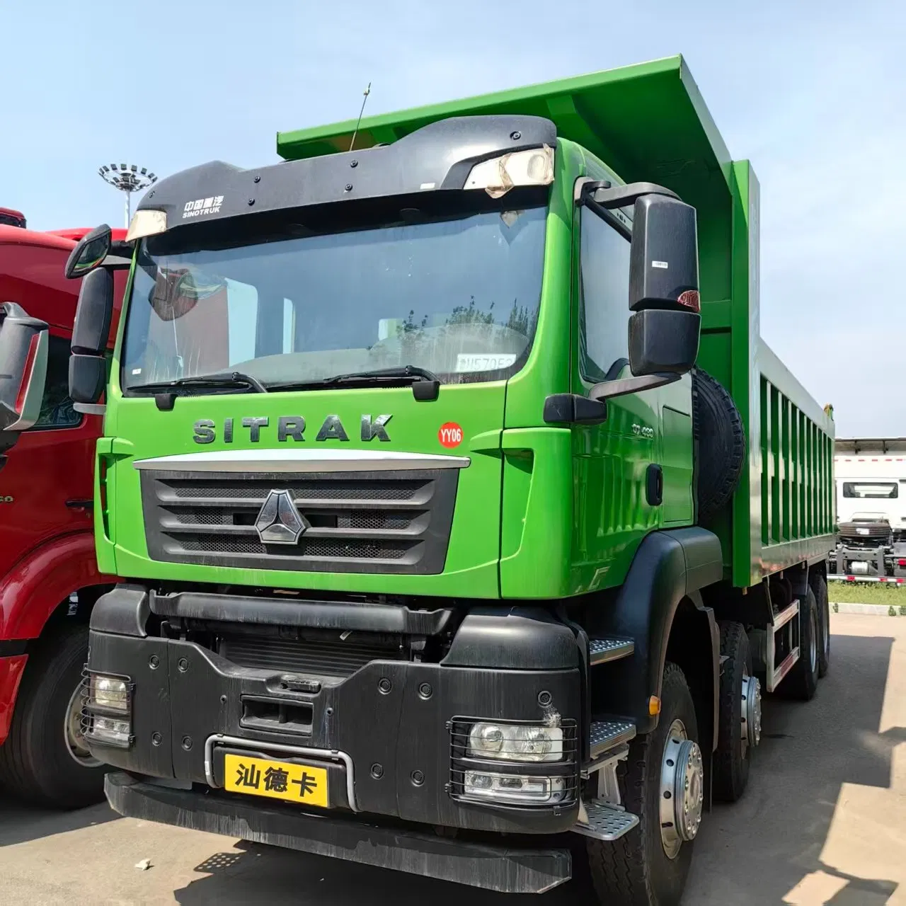 Sinotruk Sitrak Heavy-Duty Rear-Tipping Dump Semi-Trailer for Various Road Conditions, 8X4