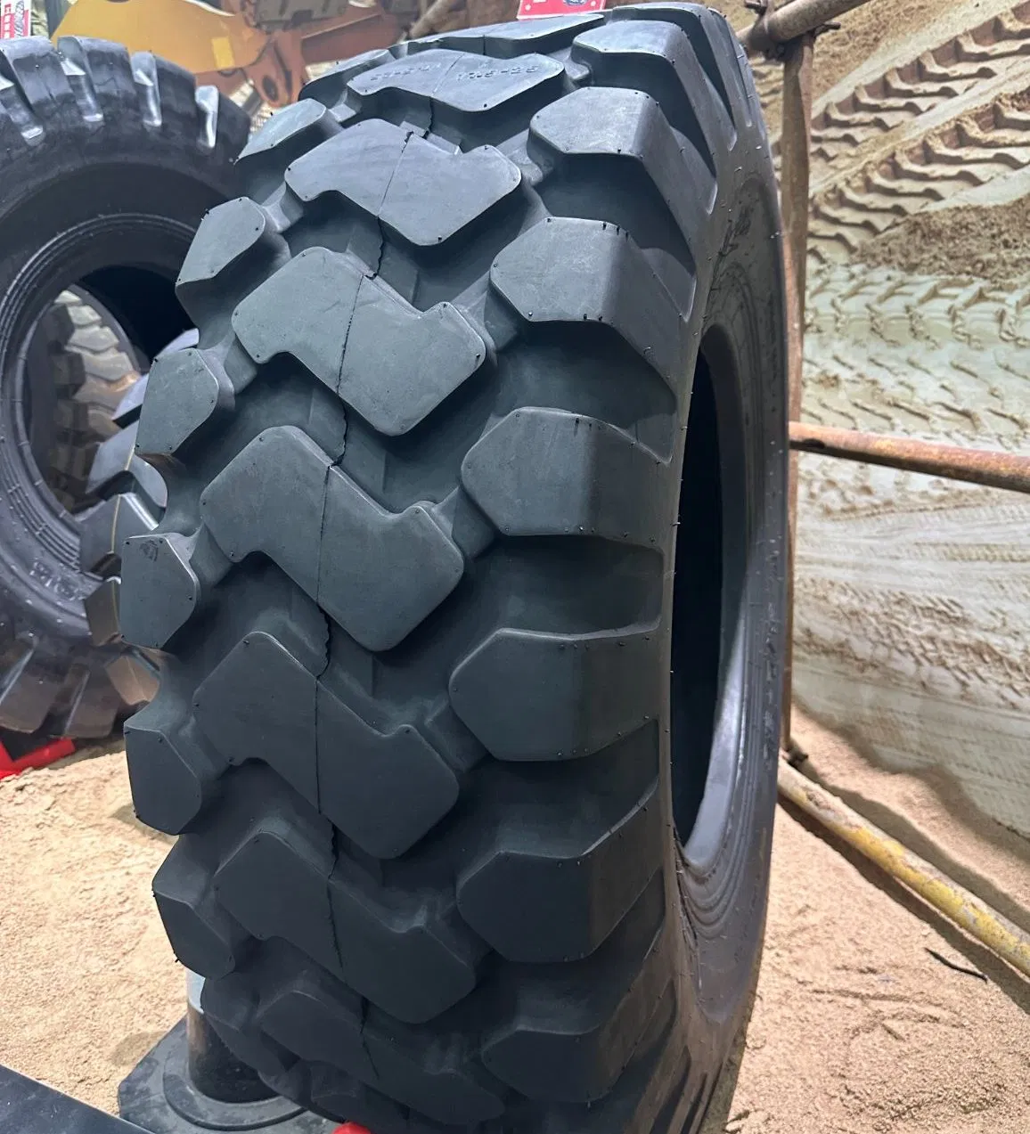 17.5-25 20.5-25 23.5-25 TT Off The Road OTR Tyres for Loader, Dozer, Earthmover, Grader, Scraper