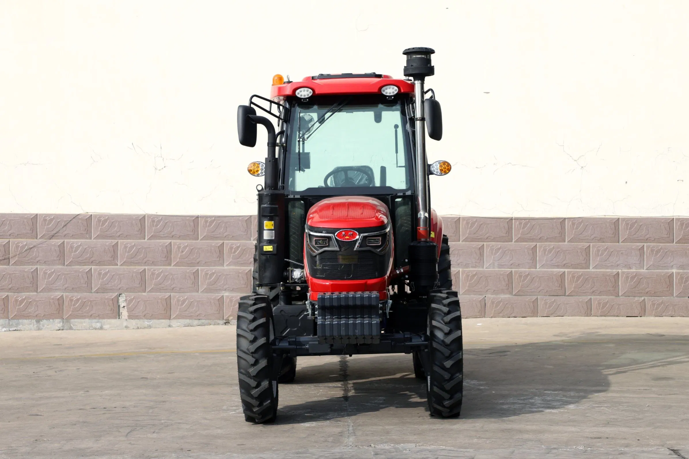 تي 70HP مع كابينة مضادة للانزلاق جرارات عالية القوة ومتينة لإزالة القش بسرعة عالية