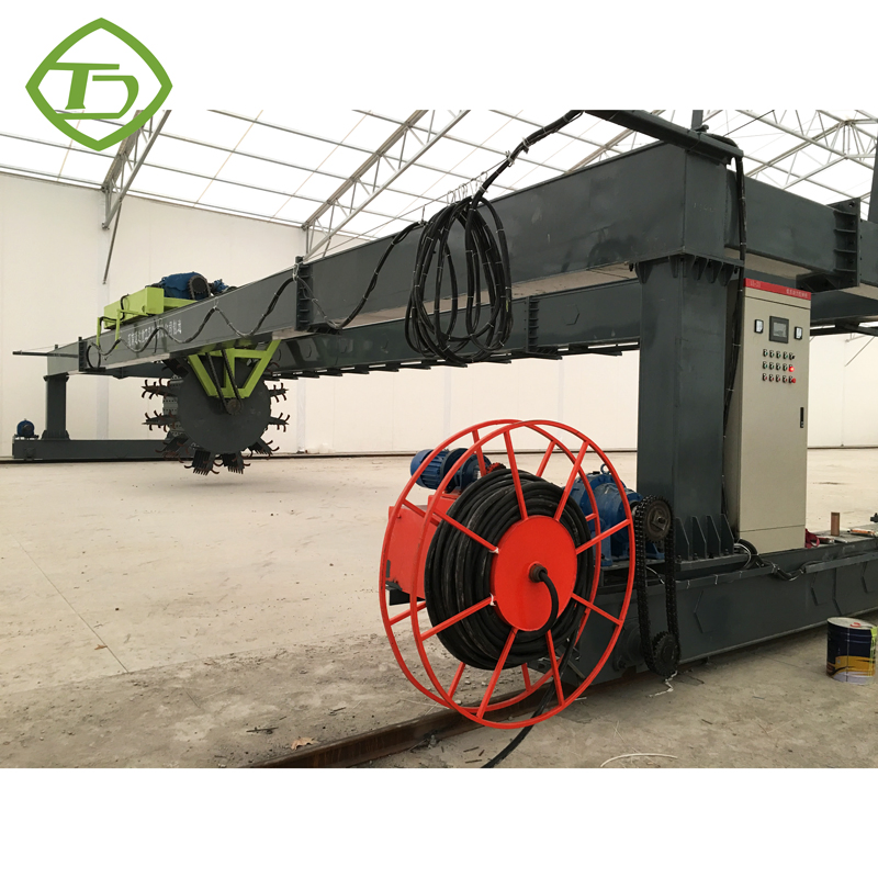 Low Energy Consumption Chicken Manure Compost Turner Fertilizer Making Machine