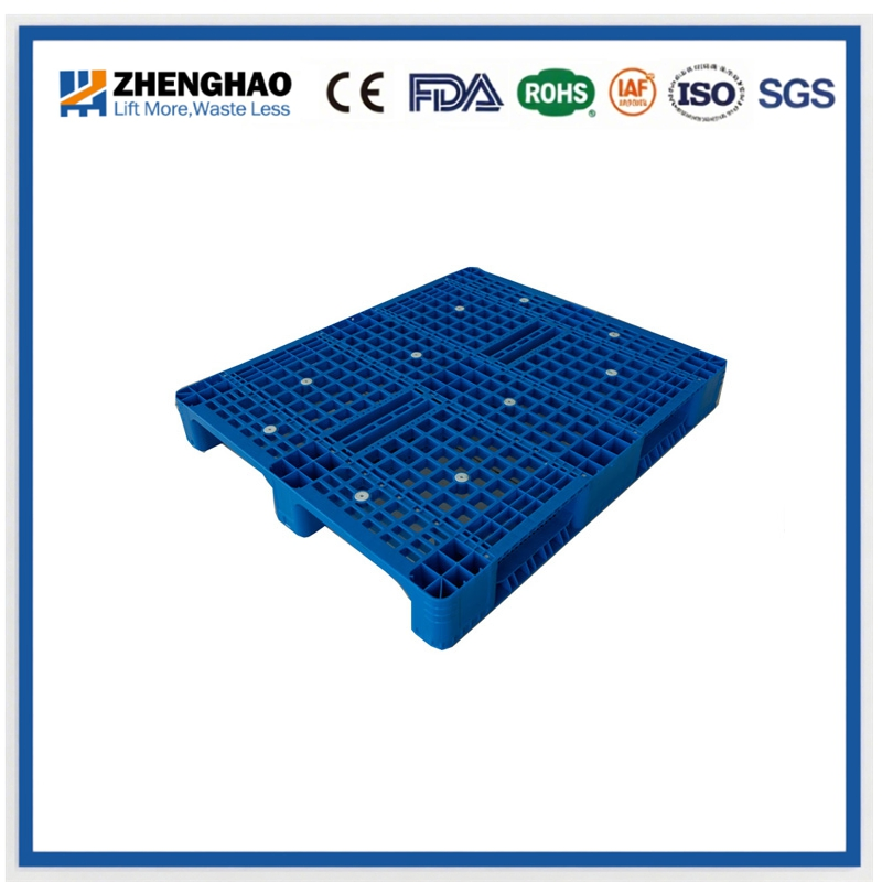 Прочный пластиковый поддон из HDPE с решетчатой ​​платформой и трехопорным основанием для промышленного использования