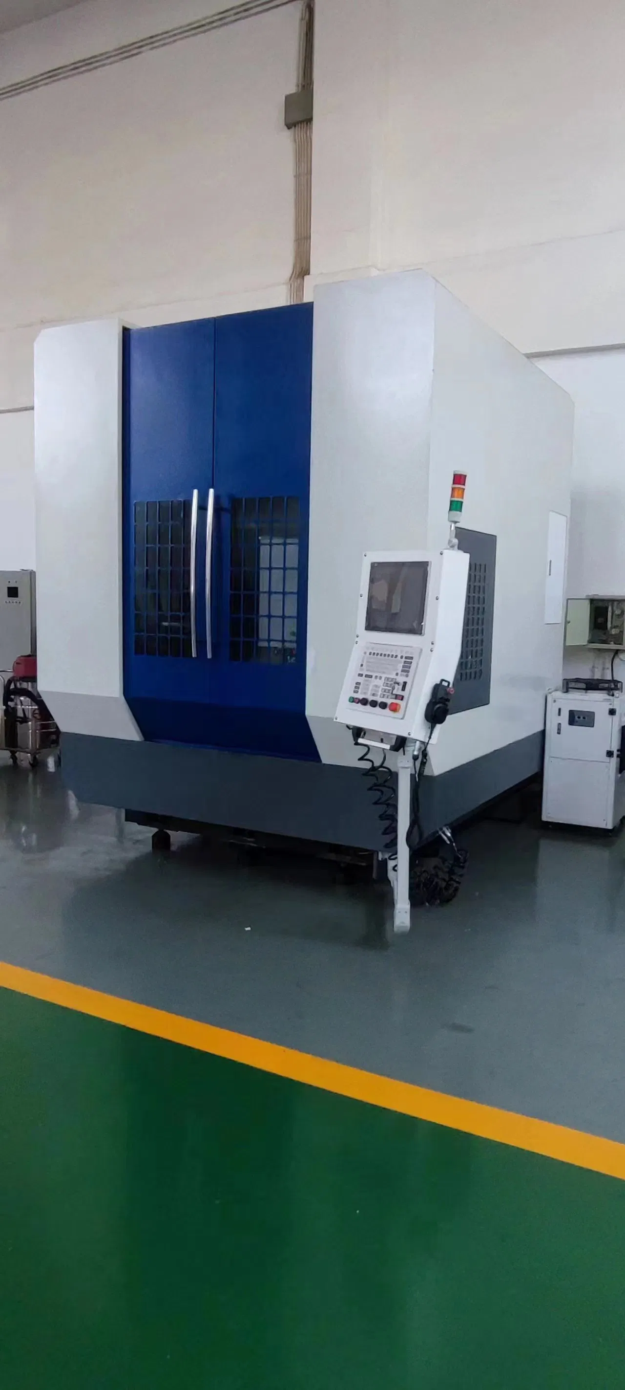 Centro di Lavoro CNC a 5 Assi con Testa Oscillante