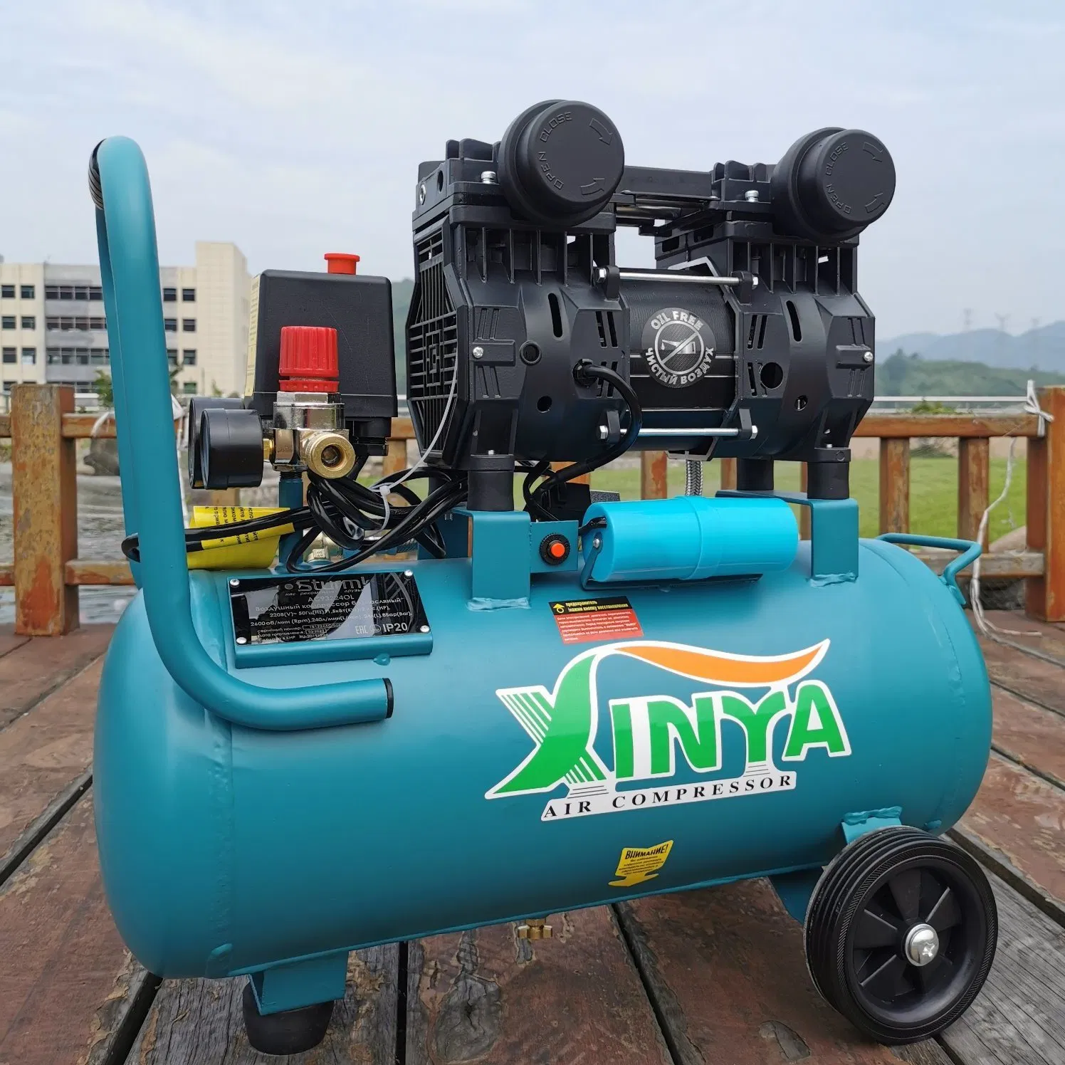 Xinya 1350W 1.5HP 2.0HP Oil Free Direct Driven Air Compressor for Dentistry