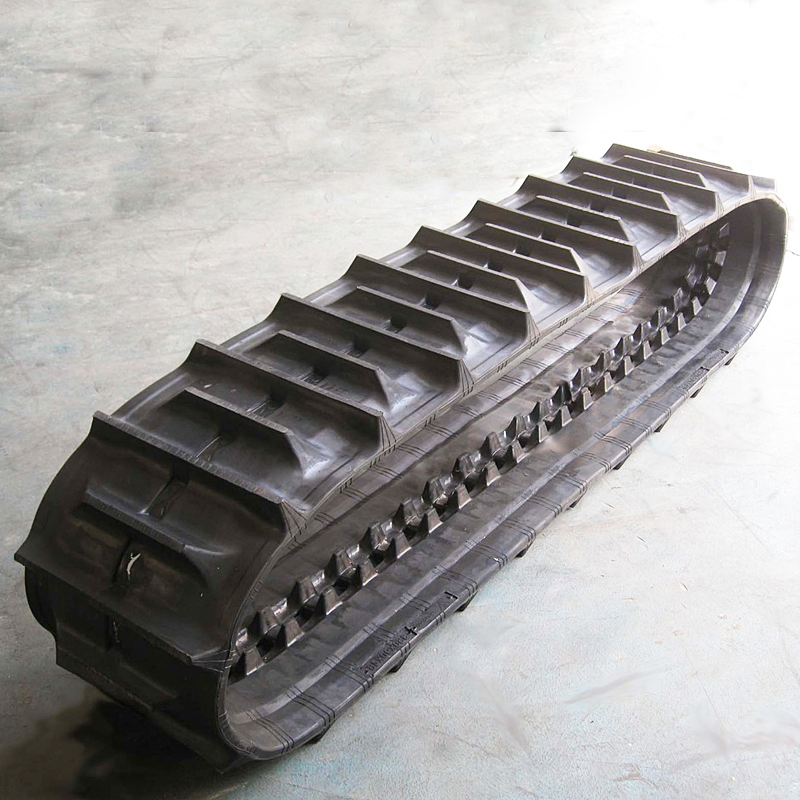 Rubber Tracks with Left and Right Pattern for Kubota DC70 Harvester