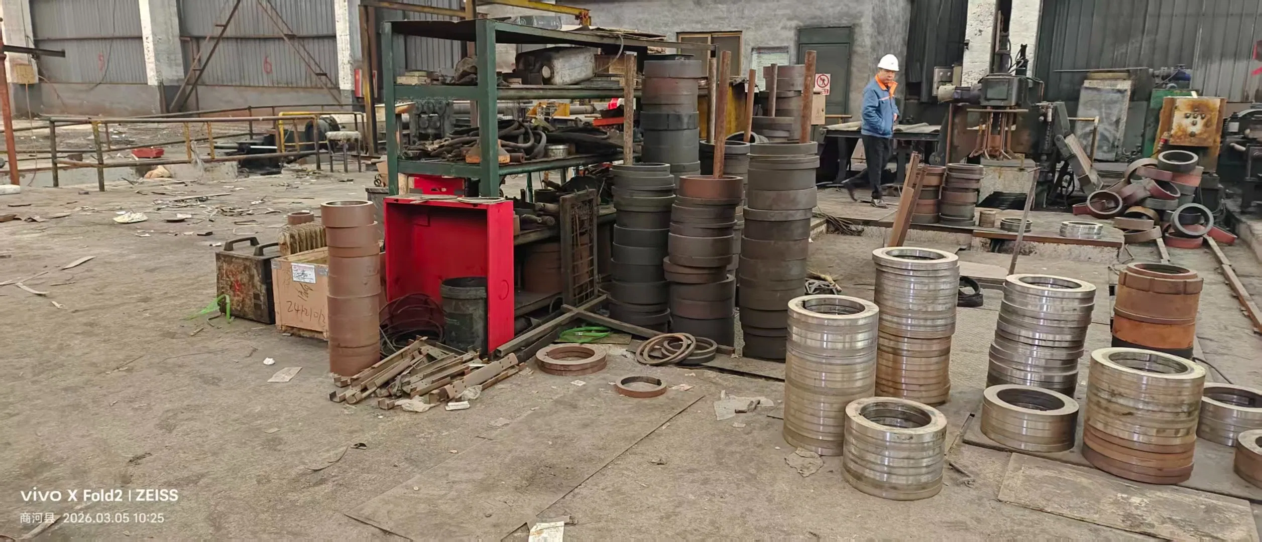 Attrezzatura professionale per livellatura in tensione di metalli metallurgici