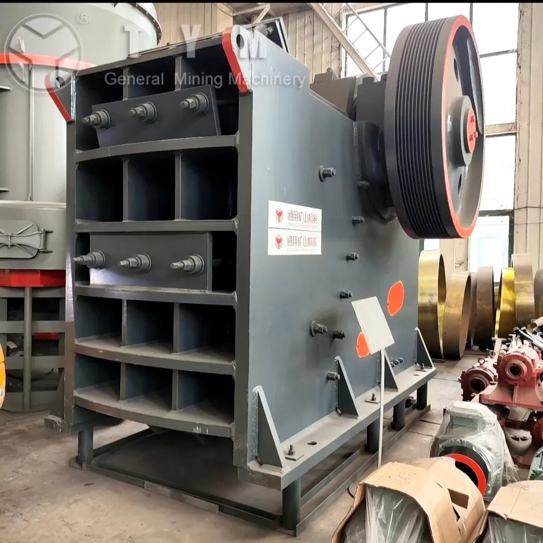 Stone Jaw Crusher Production Line 60 Tons Tractor Mounted Jaw Crusher