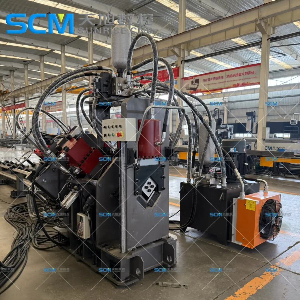 Macchina per taglio e punzonatura ad angolo CNC per linea di produzione di acciaio ad angolo e canale