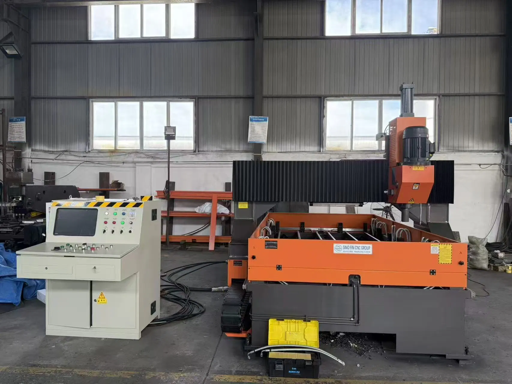 Trapano CNC per piastre
