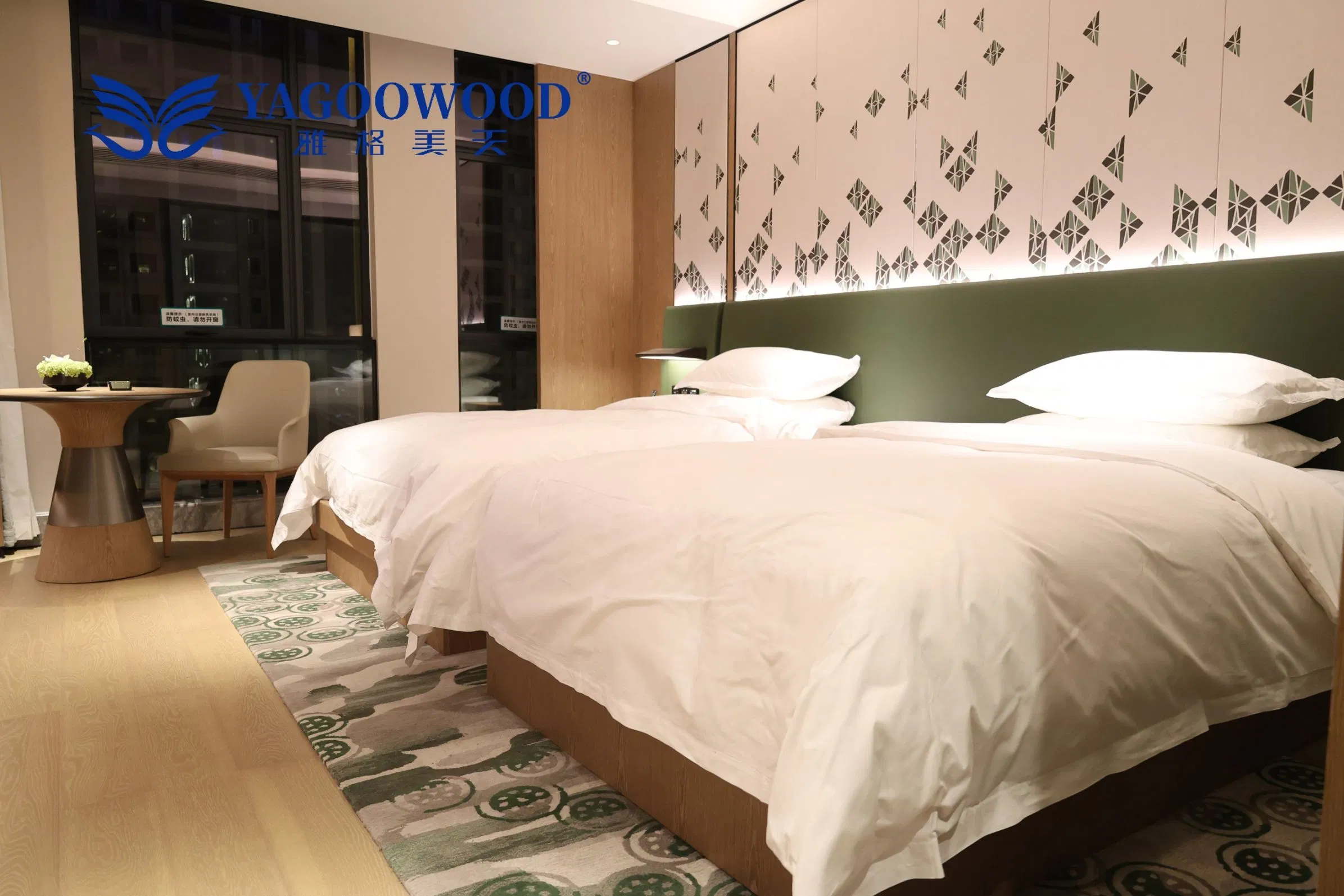 Set di mobili da camera da letto in legno massello minimalista per hotel di ogni livello