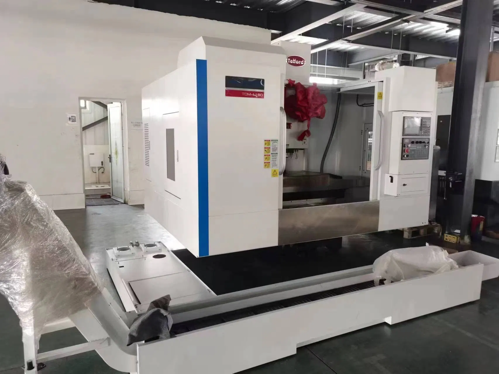Hochgeschwindigkeits-5-Achsen-CNC-Bearbeitungszentrum mit BT40-Spindelkegel